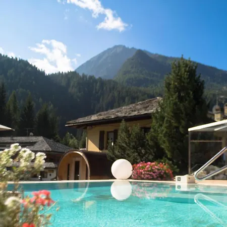 Relais Des Glaciers - Adults Only מלון